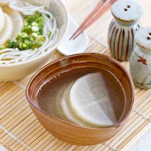 This clear peppery White Radish Soup with beef broth is soothing accompaniment to any rice meal. Also delicious served with thick rice noodles. | MalaysianChineseKitchen.com