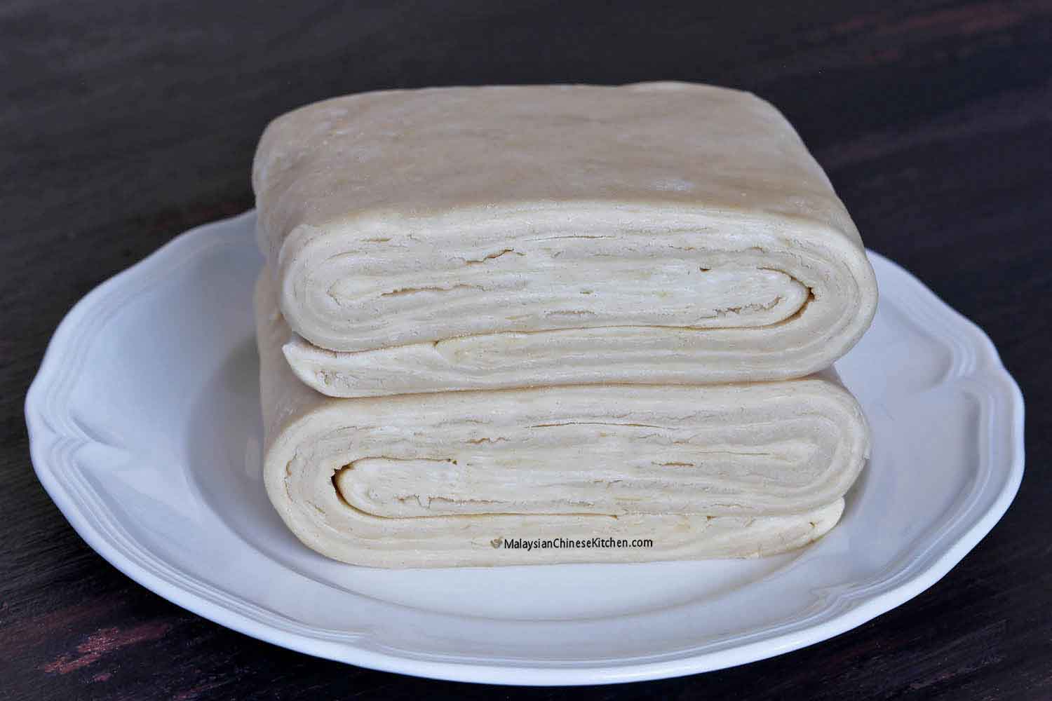Chinese puff pastry using all-purpose flour, lard, and a little salt.